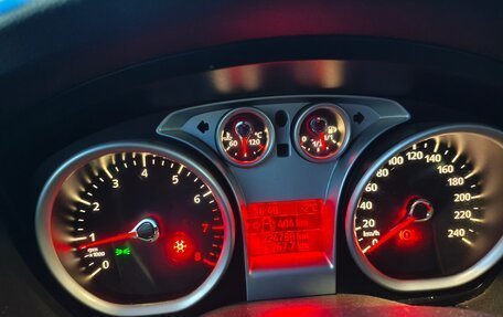 Ford Focus II рестайлинг, 2010 год, 525 000 рублей, 24 фотография