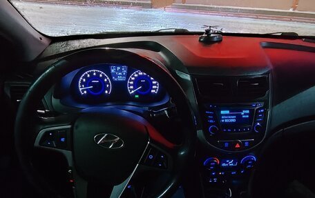 Hyundai Solaris II рестайлинг, 2014 год, 950 000 рублей, 12 фотография