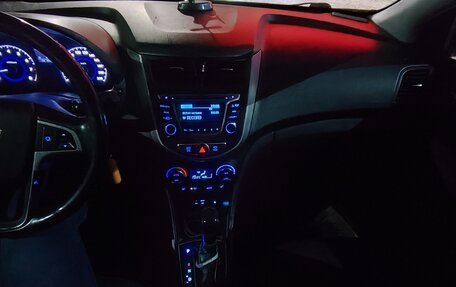 Hyundai Solaris II рестайлинг, 2014 год, 950 000 рублей, 14 фотография