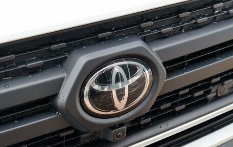 Toyota RAV4, 2025 год, 4 650 000 рублей, 13 фотография