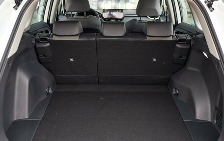 Toyota RAV4, 2025 год, 4 650 000 рублей, 33 фотография