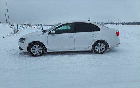 Volkswagen Jetta VI, 2011 год, 1 020 000 рублей, 2 фотография