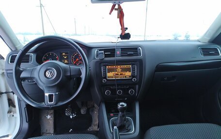 Volkswagen Jetta VI, 2011 год, 1 020 000 рублей, 6 фотография