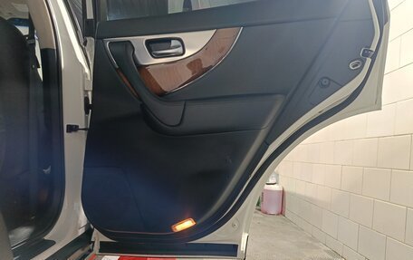 Infiniti FX II, 2010 год, 1 620 000 рублей, 11 фотография