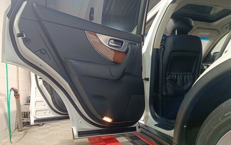 Infiniti FX II, 2010 год, 1 620 000 рублей, 16 фотография