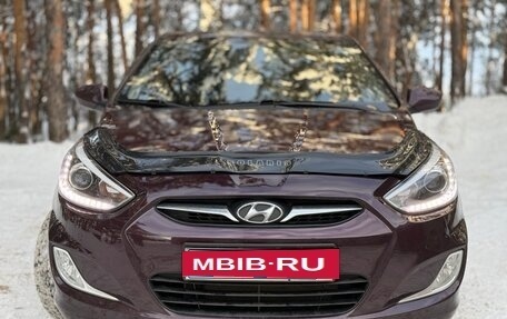 Hyundai Solaris II рестайлинг, 2013 год, 660 000 рублей, 2 фотография