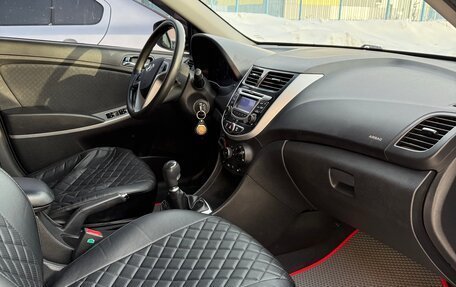 Hyundai Solaris II рестайлинг, 2013 год, 660 000 рублей, 16 фотография