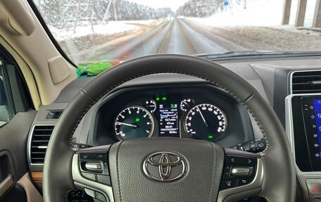 Toyota Land Cruiser Prado 150 рестайлинг 2, 2017 год, 5 400 000 рублей, 11 фотография