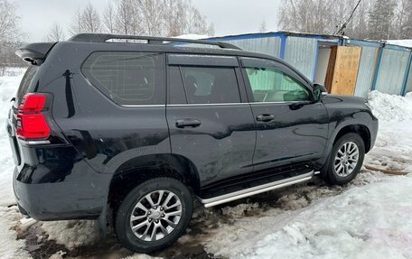 Toyota Land Cruiser Prado 150 рестайлинг 2, 2017 год, 5 400 000 рублей, 3 фотография