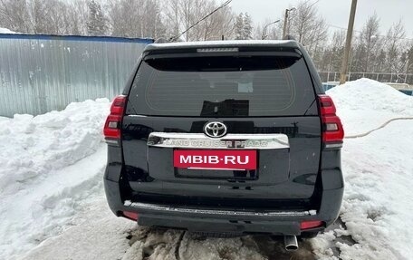 Toyota Land Cruiser Prado 150 рестайлинг 2, 2017 год, 5 400 000 рублей, 4 фотография