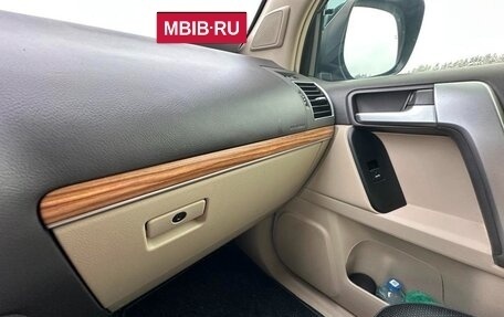 Toyota Land Cruiser Prado 150 рестайлинг 2, 2017 год, 5 400 000 рублей, 14 фотография