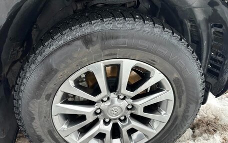 Toyota Land Cruiser Prado 150 рестайлинг 2, 2017 год, 5 400 000 рублей, 31 фотография