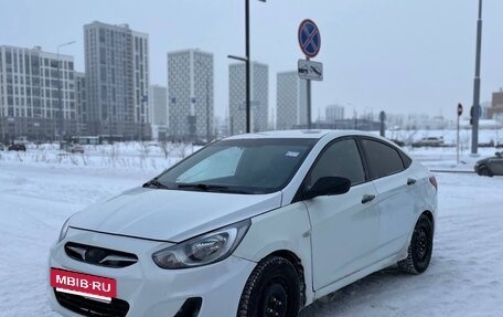 Hyundai Solaris II рестайлинг, 2011 год, 360 000 рублей, 3 фотография