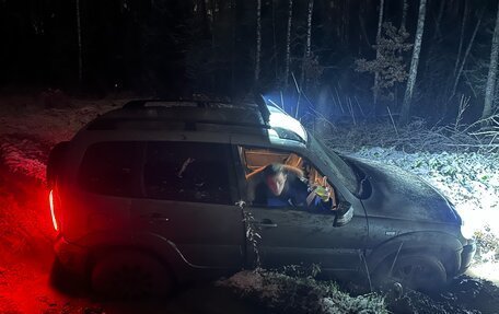 Chevrolet Niva I рестайлинг, 2013 год, 420 000 рублей, 4 фотография