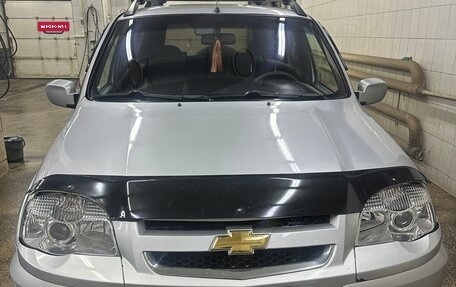 Chevrolet Niva I рестайлинг, 2011 год, 700 000 рублей, 4 фотография