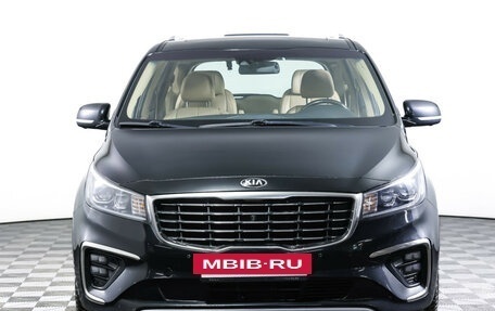 KIA Carnival III, 2019 год, 2 250 000 рублей, 2 фотография