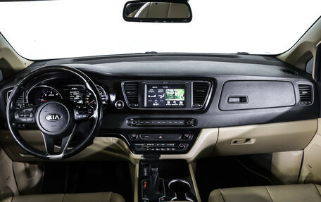 KIA Carnival III, 2019 год, 2 250 000 рублей, 14 фотография