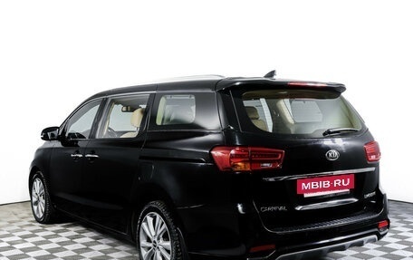 KIA Carnival III, 2019 год, 2 250 000 рублей, 7 фотография