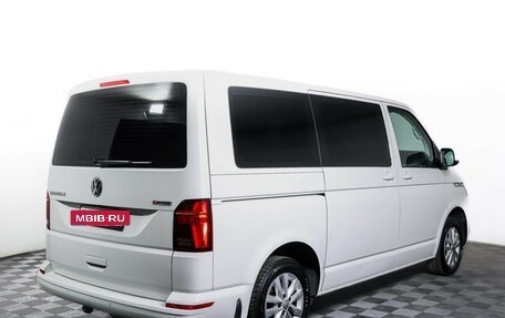 Volkswagen Caravelle T6 рестайлинг, 2021 год, 4 590 000 рублей, 5 фотография