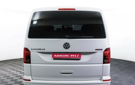 Volkswagen Caravelle T6 рестайлинг, 2021 год, 4 590 000 рублей, 6 фотография