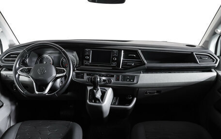 Volkswagen Caravelle T6 рестайлинг, 2021 год, 4 590 000 рублей, 14 фотография