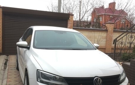 Volkswagen Jetta VI, 2015 год, 1 177 777 рублей, 2 фотография