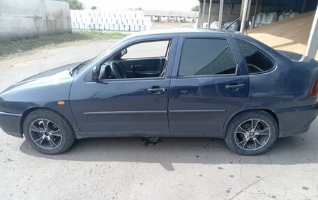 Volkswagen Polo III рестайлинг, 1998 год, 220 000 рублей, 2 фотография