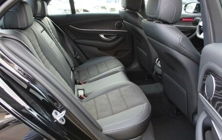 Mercedes-Benz E-Класс, 2019 год, 4 100 000 рублей, 8 фотография