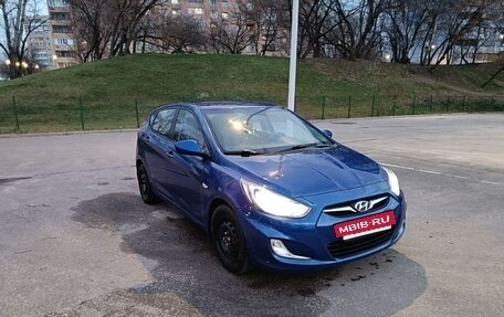 Hyundai Solaris II рестайлинг, 2012 год, 520 000 рублей, 10 фотография