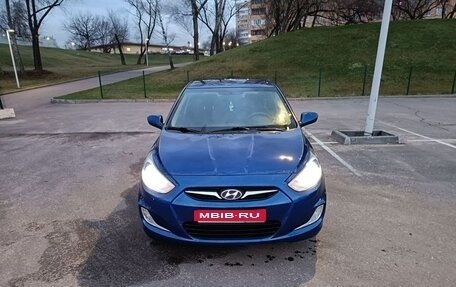 Hyundai Solaris II рестайлинг, 2012 год, 520 000 рублей, 1 фотография