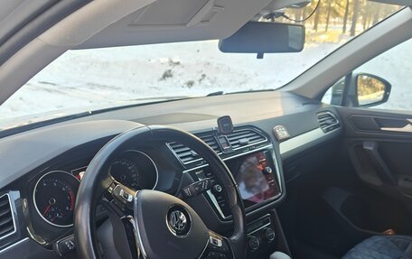 Volkswagen Tiguan II, 2020 год, 2 600 000 рублей, 1 фотография