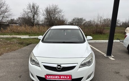 Opel Astra J, 2011 год, 720 000 рублей, 1 фотография