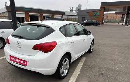 Opel Astra J, 2011 год, 720 000 рублей, 8 фотография