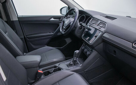 Volkswagen Tiguan II, 2018 год, 2 410 000 рублей, 9 фотография