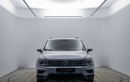Volkswagen Tiguan II, 2018 год, 2 410 000 рублей, 2 фотография