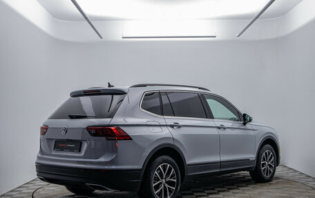 Volkswagen Tiguan II, 2018 год, 2 410 000 рублей, 5 фотография