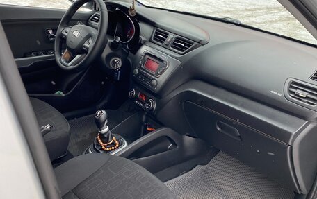 KIA Rio III рестайлинг, 2013 год, 900 000 рублей, 10 фотография