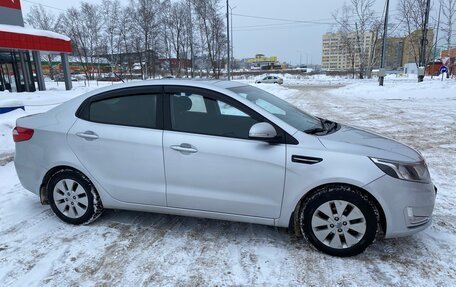 KIA Rio III рестайлинг, 2013 год, 900 000 рублей, 4 фотография