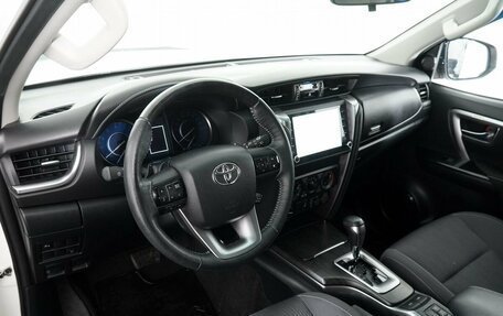 Toyota Fortuner II, 2021 год, 4 490 000 рублей, 9 фотография