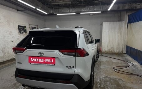 Toyota RAV4, 2024 год, 4 200 000 рублей, 10 фотография