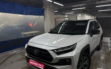 Toyota RAV4, 2024 год, 4 200 000 рублей, 9 фотография
