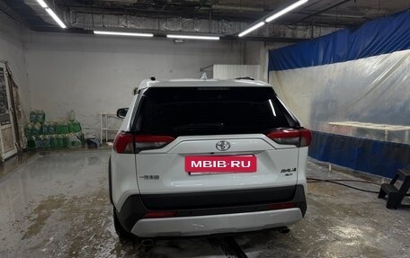 Toyota RAV4, 2024 год, 4 200 000 рублей, 6 фотография