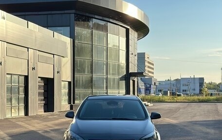 Opel Astra J, 2011 год, 520 000 рублей, 2 фотография