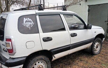Chevrolet Niva I рестайлинг, 2004 год, 240 000 рублей, 10 фотография