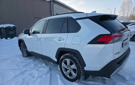 Toyota RAV4, 2021 год, 2 785 000 рублей, 3 фотография