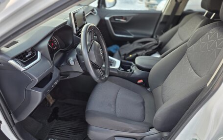 Toyota RAV4, 2021 год, 2 785 000 рублей, 9 фотография