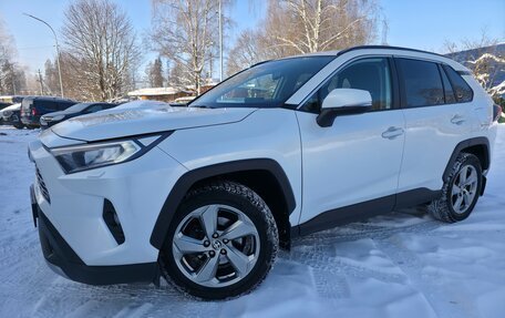Toyota RAV4, 2021 год, 2 785 000 рублей, 14 фотография