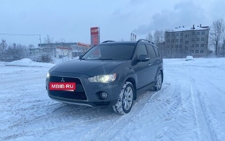 Mitsubishi Outlander III рестайлинг 3, 2011 год, 780 000 рублей, 4 фотография