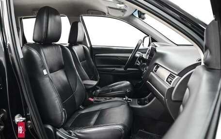 Mitsubishi Outlander III рестайлинг 3, 2013 год, 1 289 000 рублей, 8 фотография