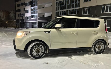 KIA Soul II рестайлинг, 2015 год, 630 000 рублей, 2 фотография